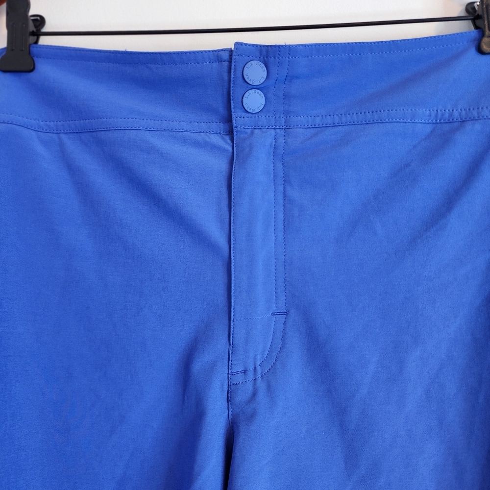 LL Bean Womens 18 Royal Blue Performance Shorts Flat Front Zippered Cargo Pocket - Picture 3 of 6